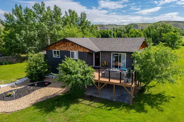 103 Pinter RD, Drumheller, AB T0J0Y0