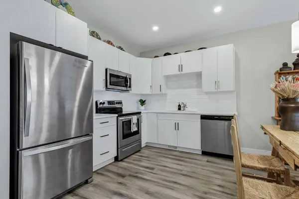 571 Canals XING SW, Airdrie, AB T4B 4L3