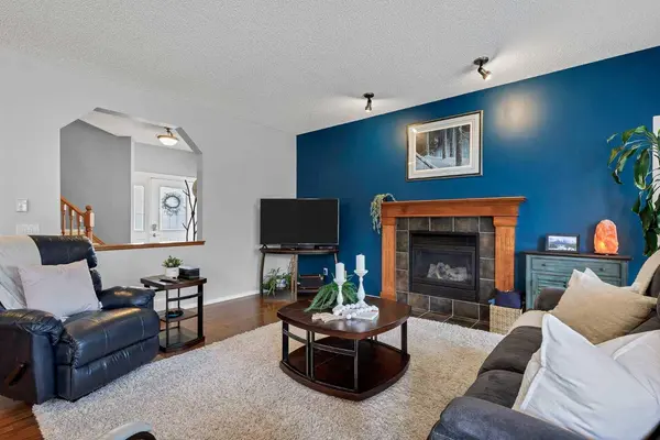 402 Fairways Mews NW, Airdrie, AB T4B2W9