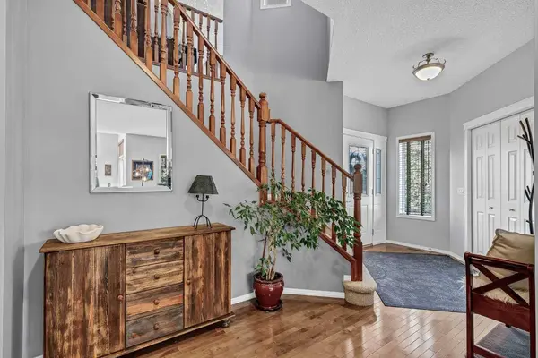 402 Fairways Mews NW, Airdrie, AB T4B2W9