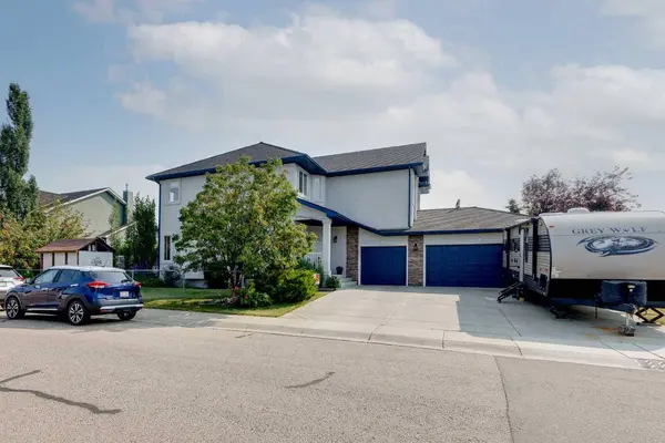 402 Fairways Mews NW, Airdrie, AB T4B2W9