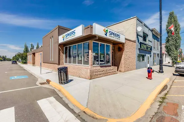 5120 50 AVE, Olds, AB T4H 1A5