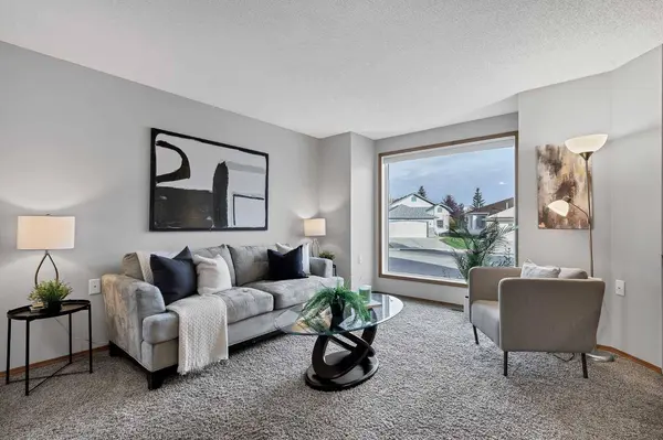 39 Woodside Close NW, Airdrie, AB T4B2C8