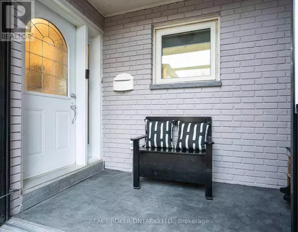 27 KINGSWOOD DRIVE, Brampton (brampton North), ON L6V2X5