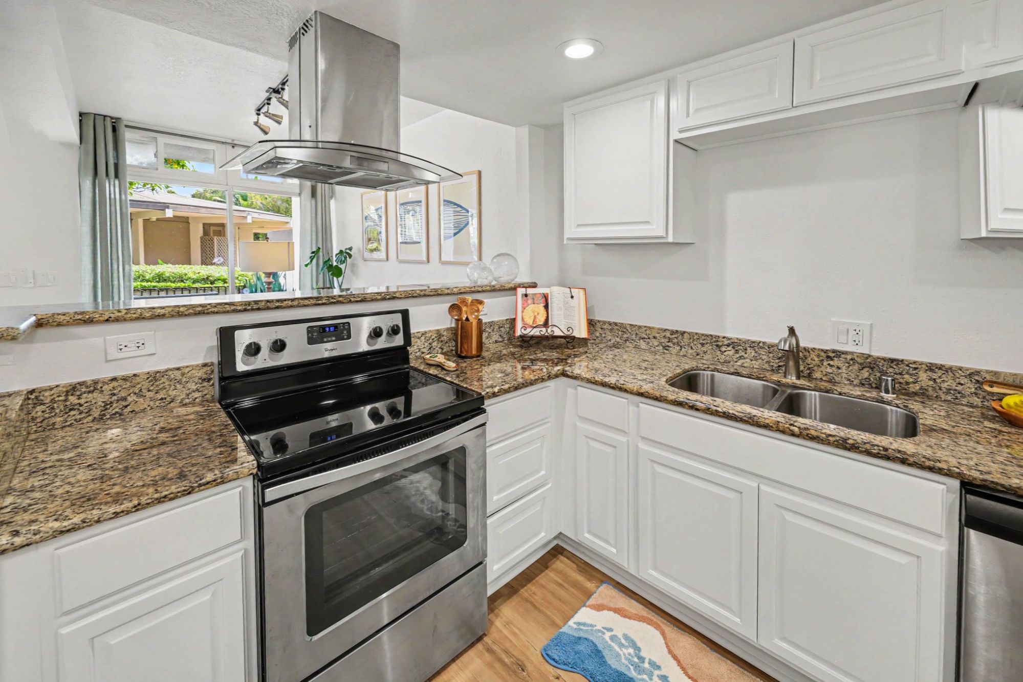 3050 Rue D'Orleans Point Loma condo interior updated kitchen