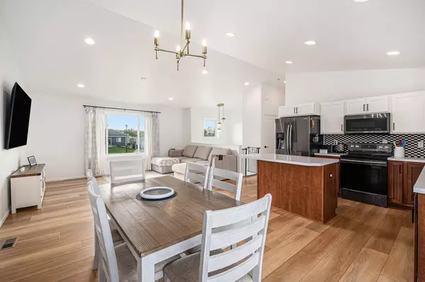 208 Cole Drive, Yankton, SD 57078