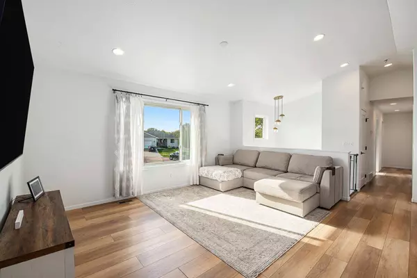 208 Cole Drive, Yankton, SD 57078