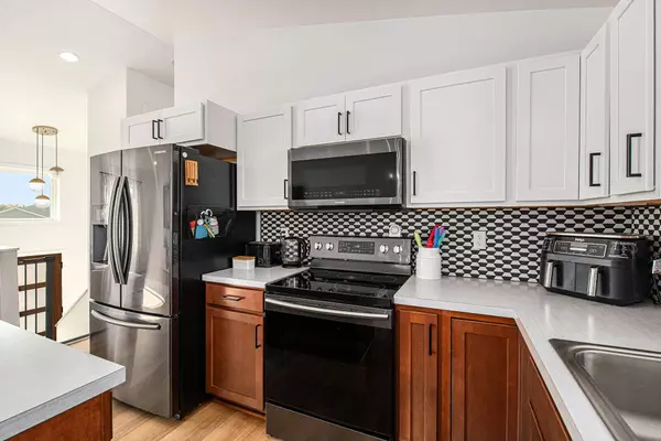 208 Cole Drive, Yankton, SD 57078