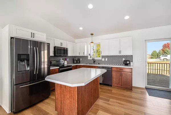 208 Cole Drive, Yankton, SD 57078