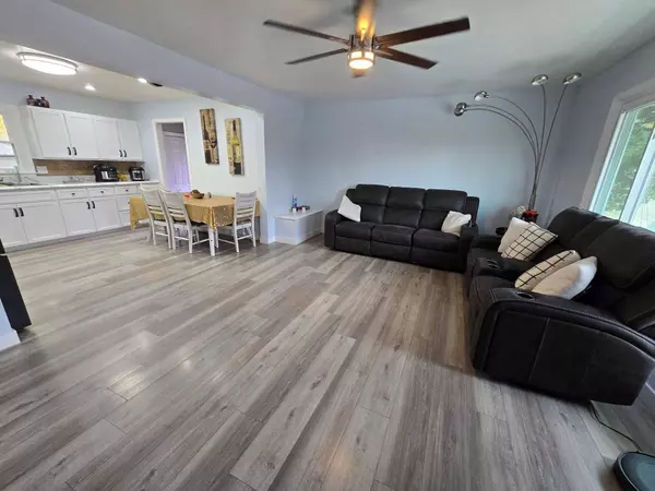 607 Burgess Road, Yankton, SD 57078