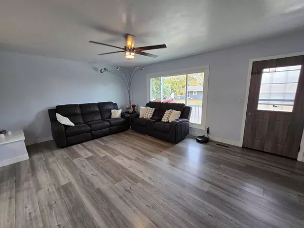 607 Burgess Road, Yankton, SD 57078