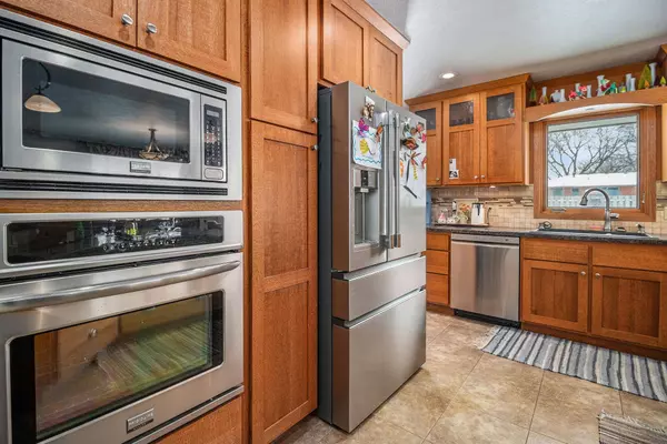 2010 Ross Street, Yankton, SD 57078