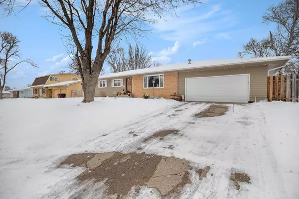 2010 Ross Street, Yankton, SD 57078