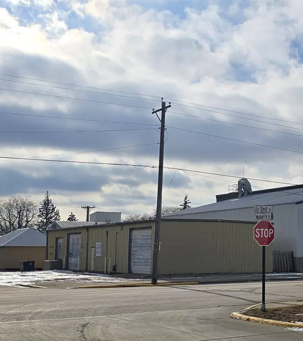 309 E 2nd Street, Yankton, SD 57078