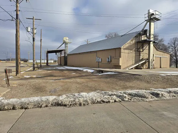 114 Mulberry Street, Yankton, SD 57078