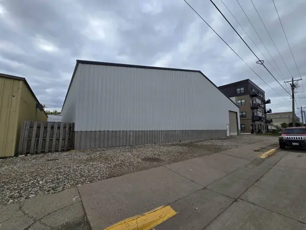 309 E 2nd Street, Yankton, SD 57078