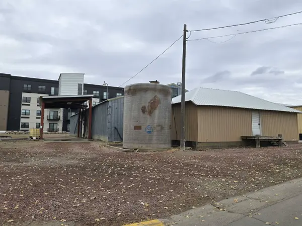 309 E 2nd Street, Yankton, SD 57078