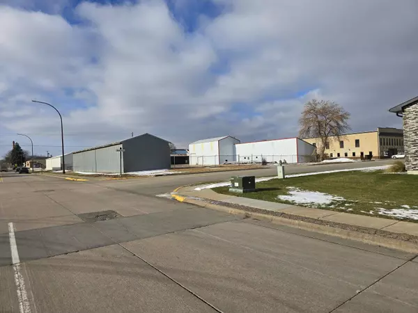 tbd E 2nd, Yankton, SD 57078