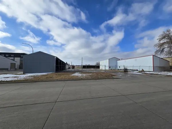 301 E 3rd, Yankton, SD 57078