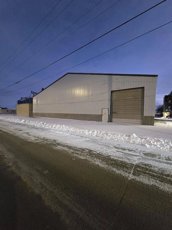 309 E 2nd Street, Yankton, SD 57078