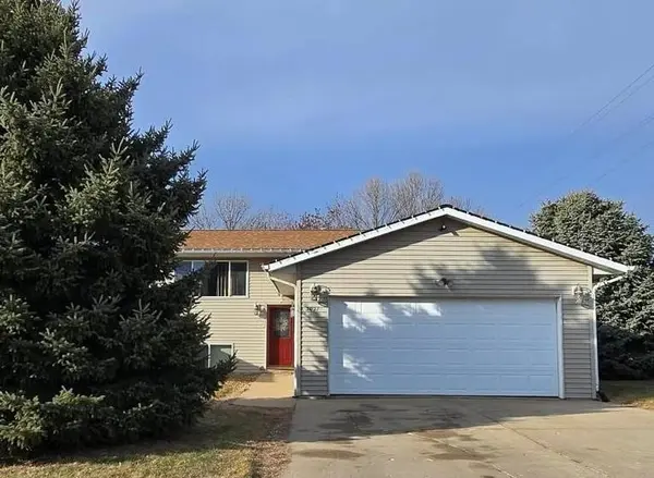3021 Mary Street, Yankton, SD 57078