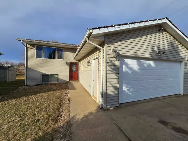 3021 Mary Street, Yankton, SD 57078
