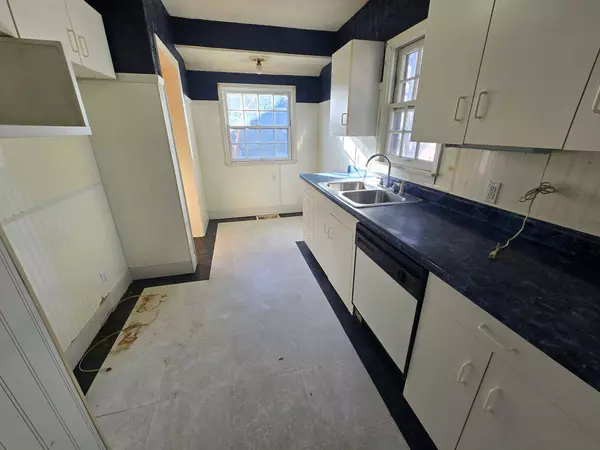 1004 Pearl Street, Yankton, SD 57078