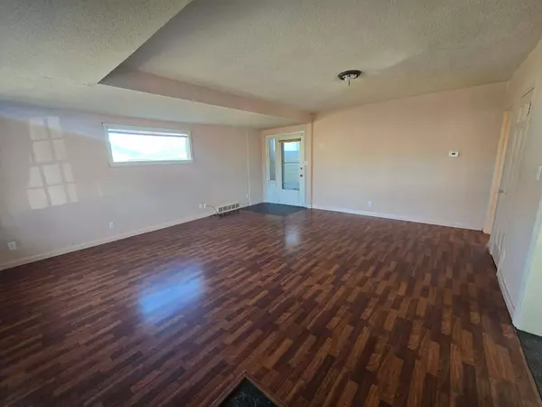 1004 Pearl Street, Yankton, SD 57078