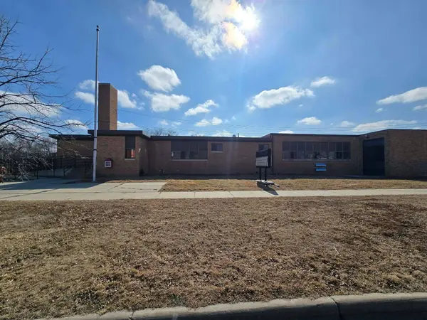 613 Mulberry Street, Yankton, SD 57078