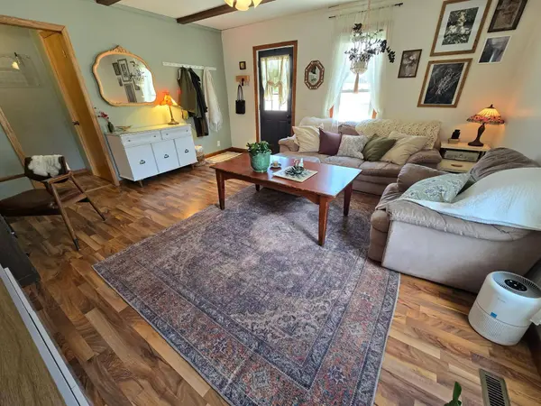 900 W 15th Street, Yankton, SD 57078