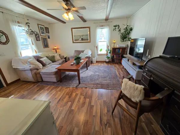 900 W 15th Street, Yankton, SD 57078