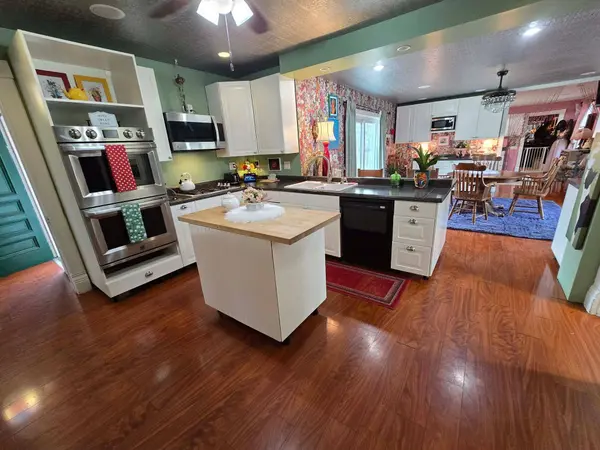 400 Kingsbury Street, Gayville, SD 57031