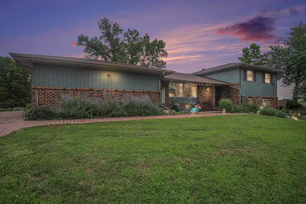 236 Drees Dr, Yankton, SD 57078