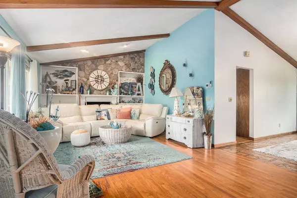 236 Drees Dr, Yankton, SD 57078