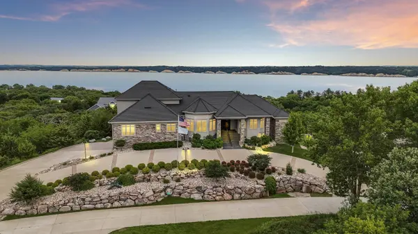 158 Signal Hill Road, Yankton, SD 57078