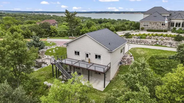 158 Signal Hill Road, Yankton, SD 57078