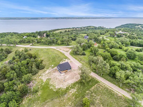 669 Oak Hills Dr, Crofton, NE 68730