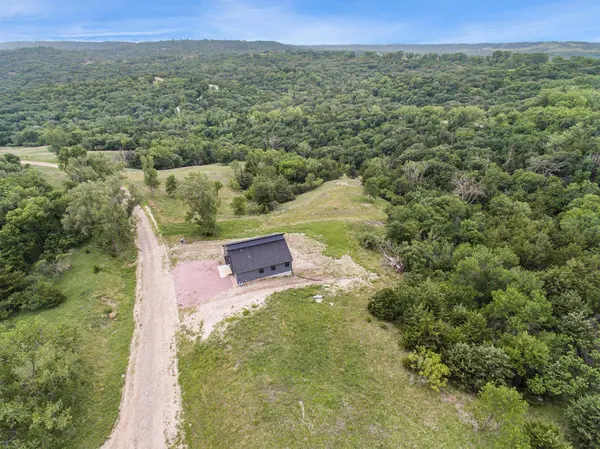 669 Oak Hills Dr, Crofton, NE 68730