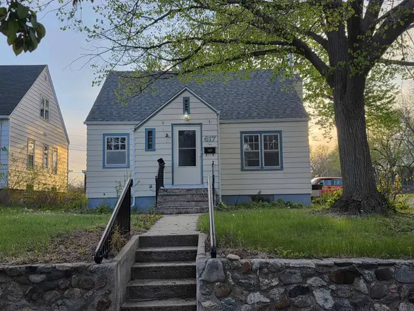617 Maple Street, Yankton, SD 57078