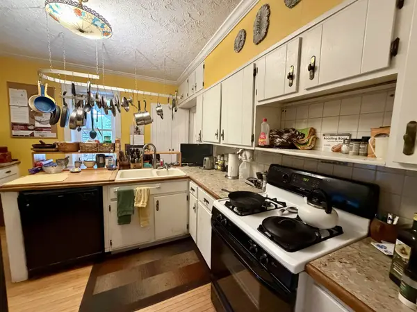 1200 Douglas Ave, Yankton, SD 57078