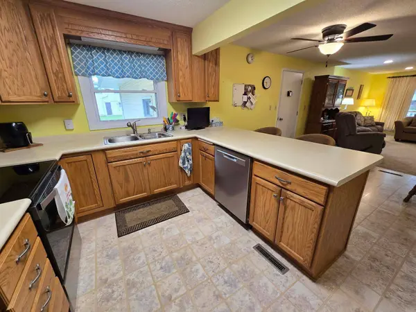 2308 Western Ave, Yankton, SD 57078