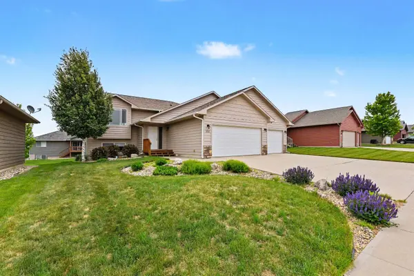 2512 Wynn Way, Yankton, SD 57078