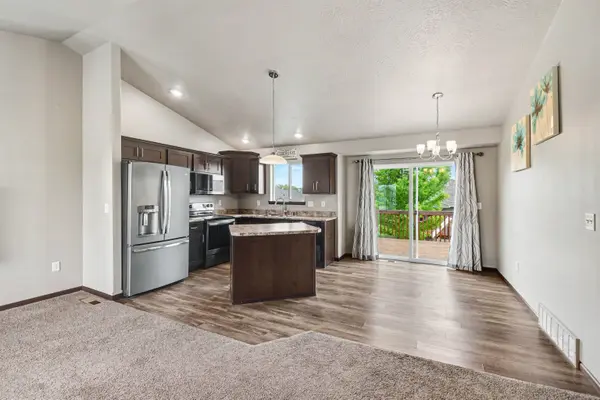 2512 Wynn Way, Yankton, SD 57078