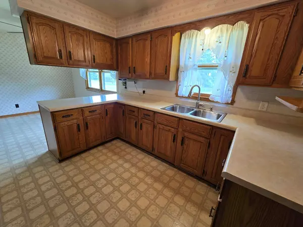 3108 W 11th Street, Yankton, SD 57078