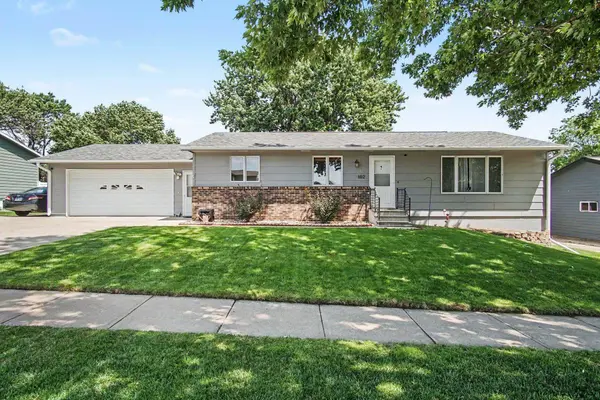 102 E 26th Street, Yankton, SD 57078