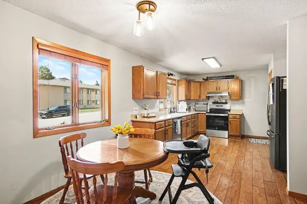 102 E 26th Street, Yankton, SD 57078