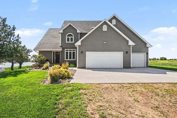 122 Lake Shore Dr, Utica, SD 57067