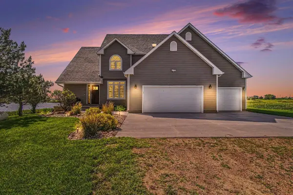 122 Lake Shore Dr, Utica, SD 57067