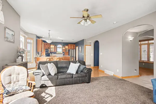 122 Lake Shore Dr, Utica, SD 57067