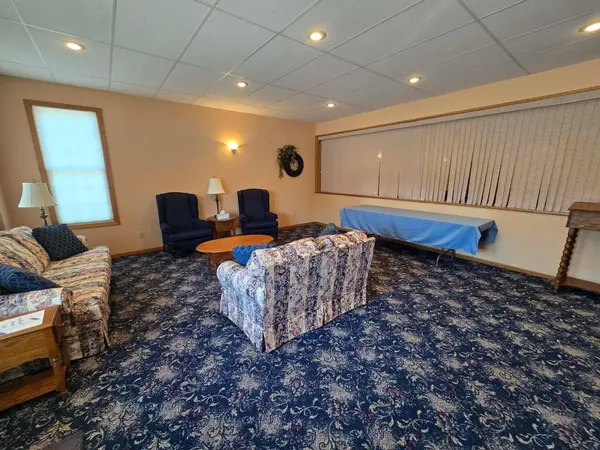 147 N Lidice St, Tabor, SD 57063